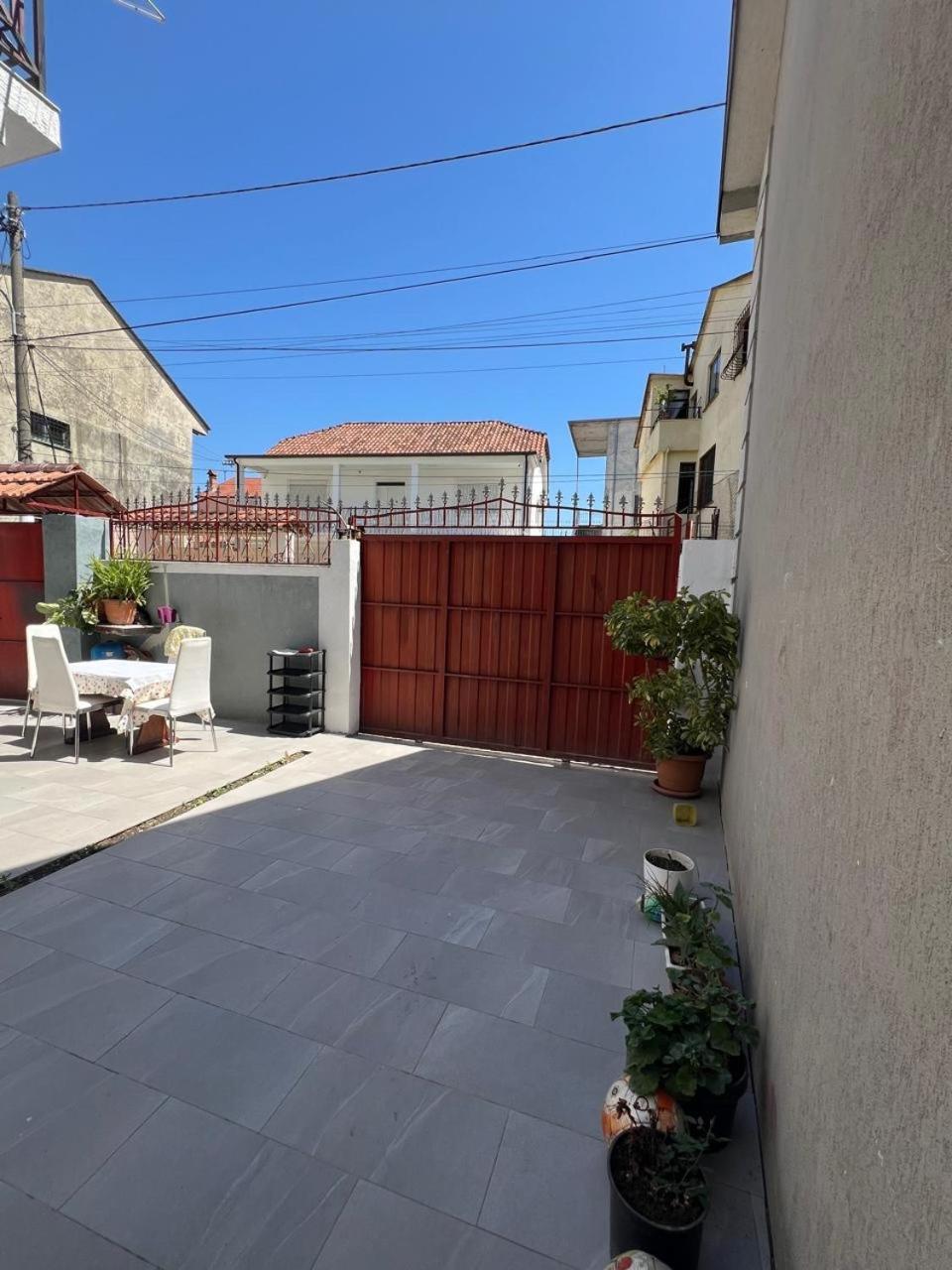 David Guesthouse Shkodër エクステリア 写真