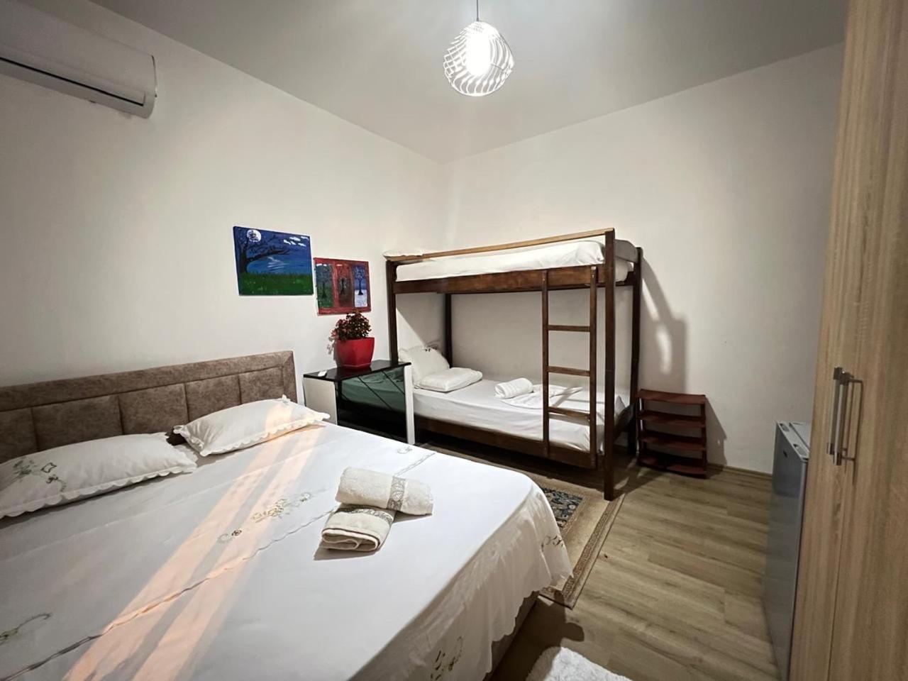 David Guesthouse Shkodër エクステリア 写真