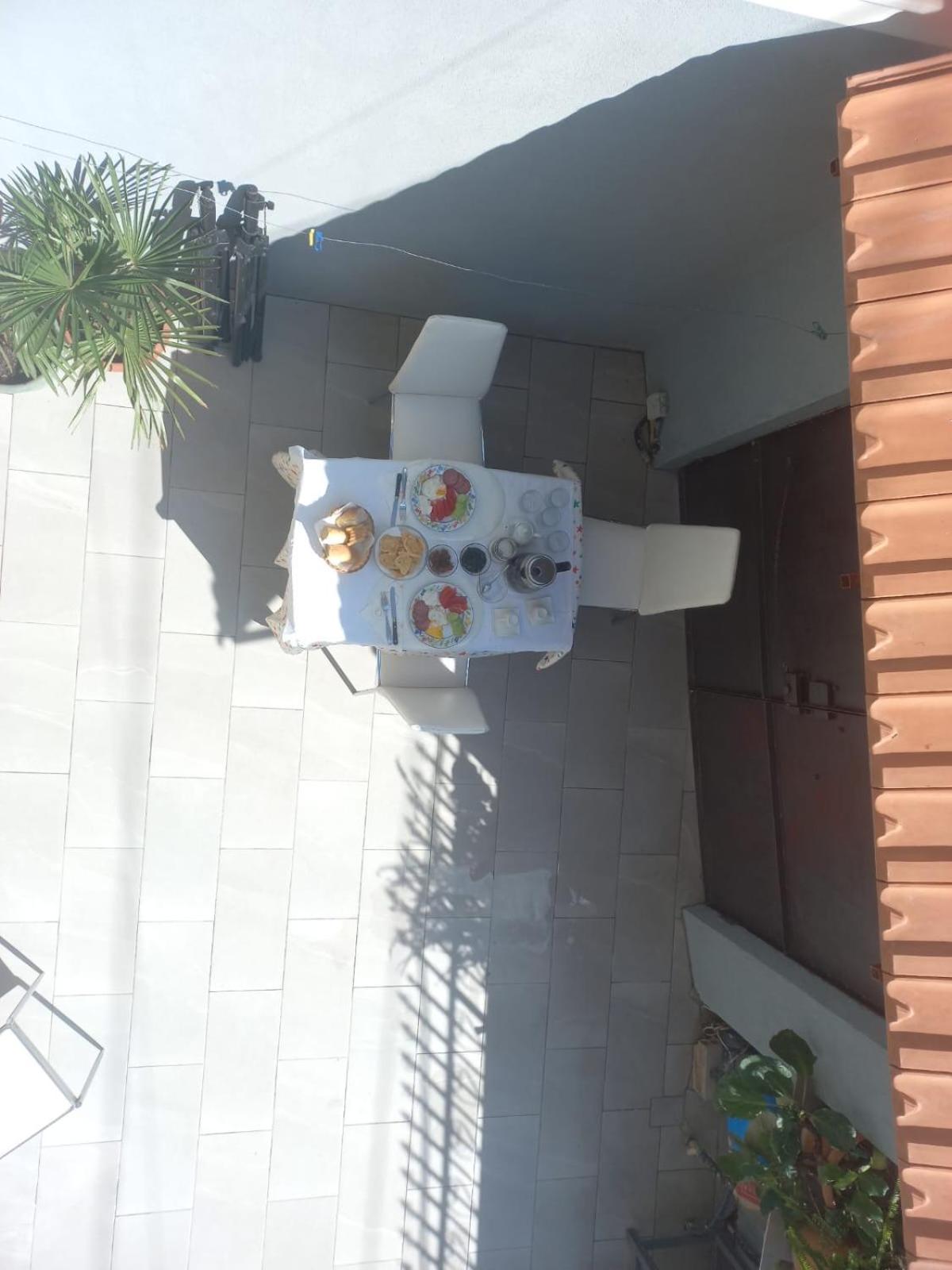 David Guesthouse Shkodër エクステリア 写真
